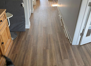 LUXURY VINYL​ PLANK INSTALLER